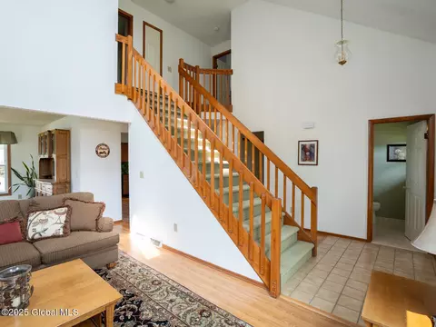 Entry Way - 23 Rockefeller Blvd, Rensselaer, NY 12144 photo 1 of 2