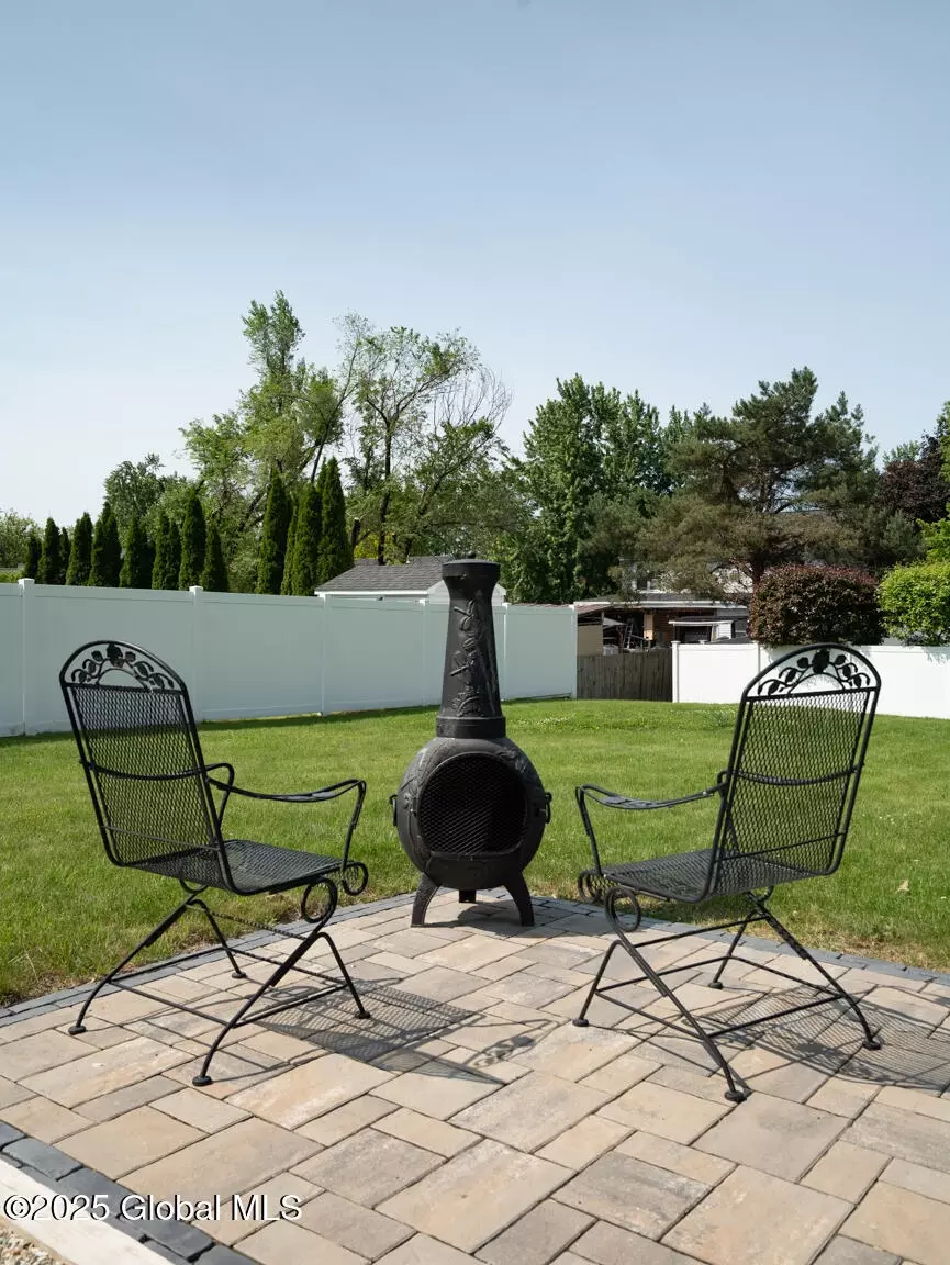 Exterior - 23 Rockefeller Blvd, Rensselaer, NY 12144 photo 8 of 12