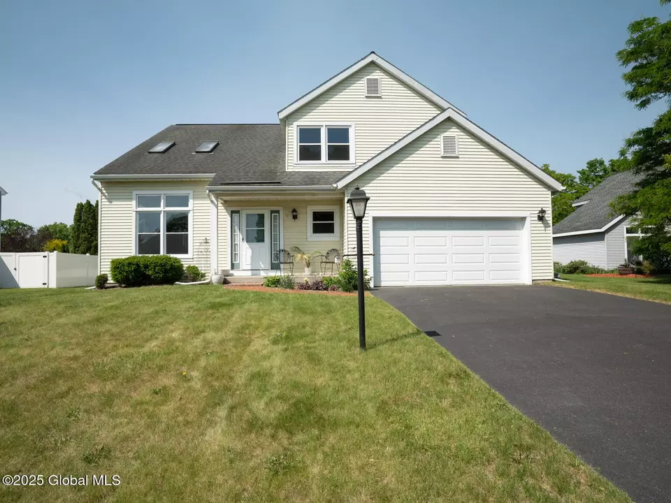 Exterior - 23 Rockefeller Blvd, Rensselaer, NY 12144 photo 1 of 12