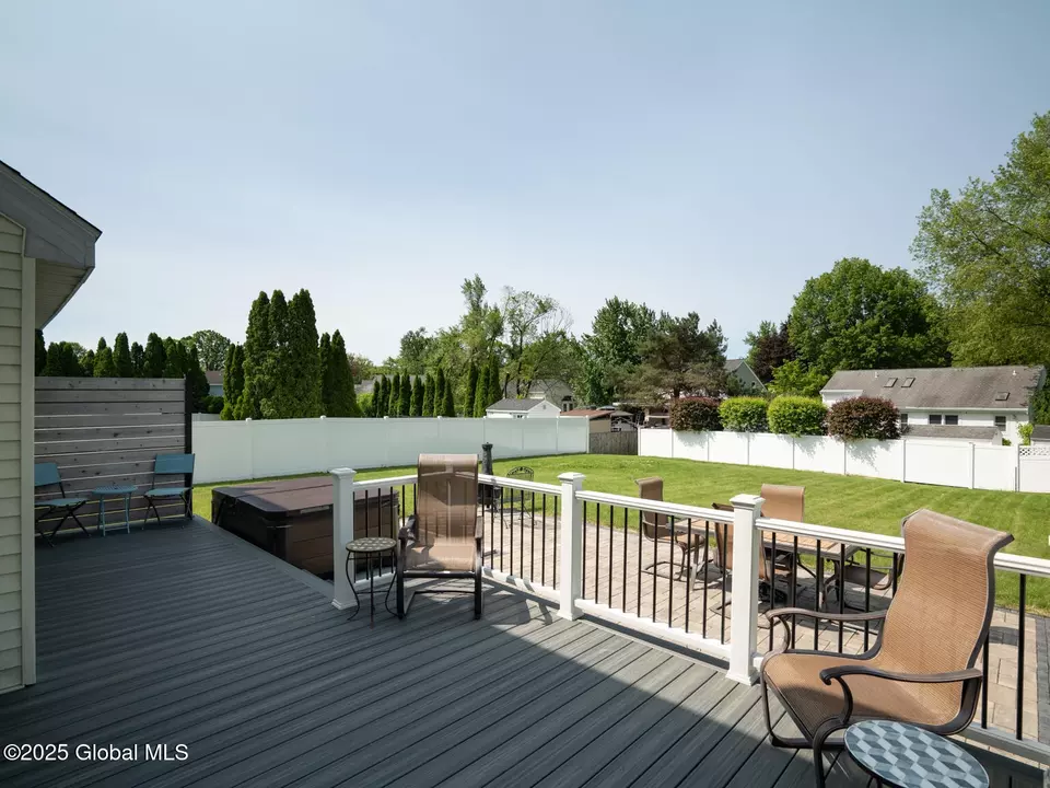 Exterior - 23 Rockefeller Blvd, Rensselaer, NY 12144 photo 5 of 12