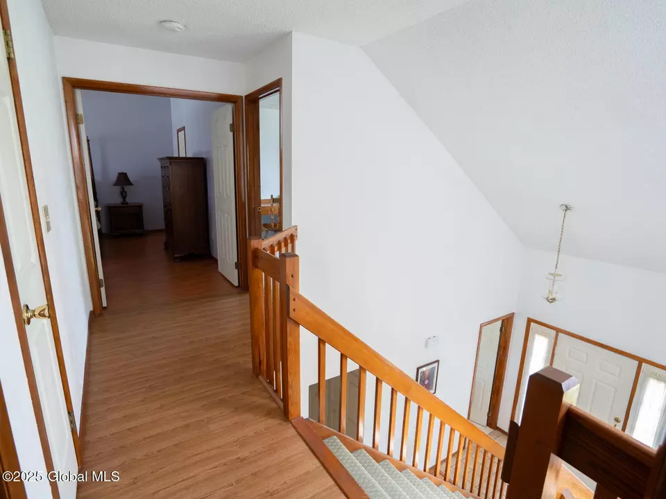 Entry Way - 23 Rockefeller Blvd, Rensselaer, NY 12144 photo 2 of 2