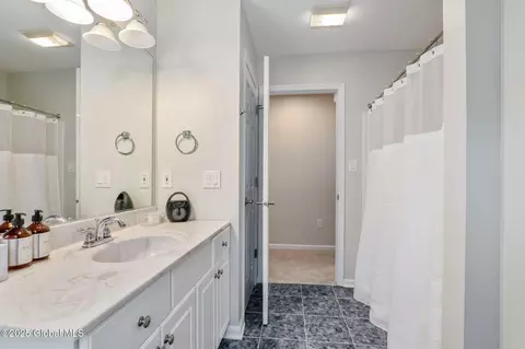Bath - 3014 Patrick Rd, Schenectady, NY 12303 photo 5 of 7