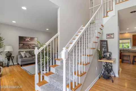 Entry Way - 3014 Patrick Rd, Schenectady, NY 12303 photo 2 of 3