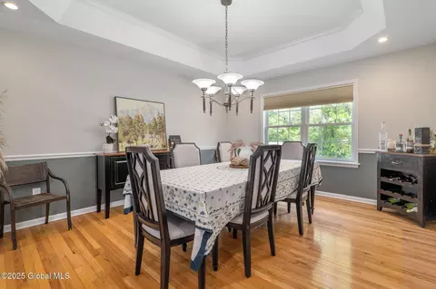 Dining - 3014 Patrick Rd, Schenectady, NY 12303 photo 3 of 4