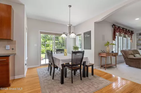 Dining - 3014 Patrick Rd, Schenectady, NY 12303 photo 2 of 4