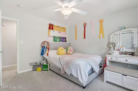 Bedroom - 3014 Patrick Rd, Schenectady, NY 12303 photo 5 of 8