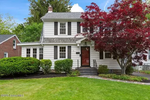 1125 Highland Park Rd, Niskayuna, NY 12309