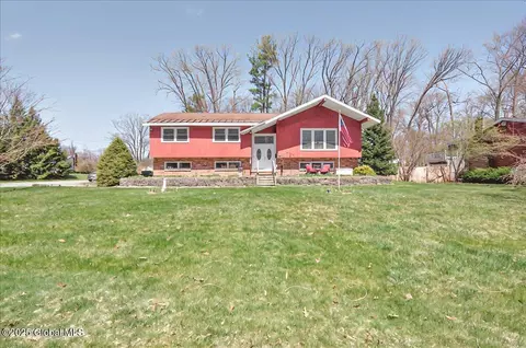 53 Harmon Rd, Schenectady, NY 12302