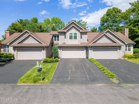 11 Wesley Pl, Voorheesville, NY 12186