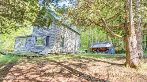 150 Old Page Hill Rd, Lake Pleasant, NY 12108