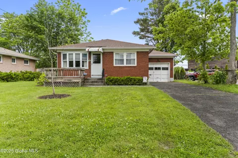 51 Tryon Ct, Albany, NY 12203