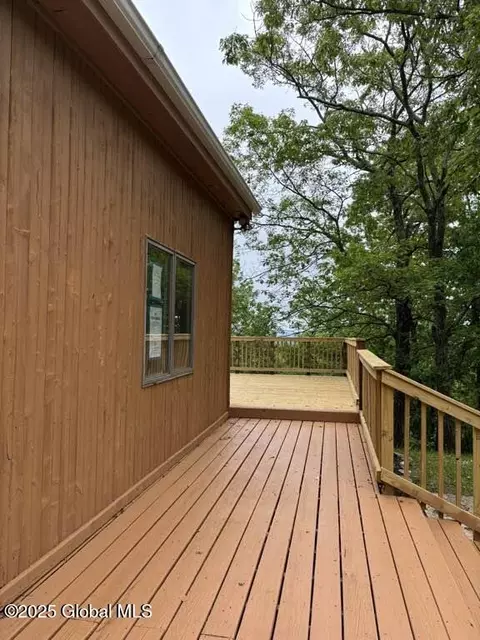 43 High Hill Rd, Athens, NY 12015