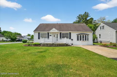 1033 Mckinley Ave, Schenectady, NY 12303
