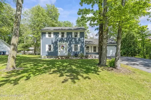 762 Downing St, Niskayuna, NY 12309