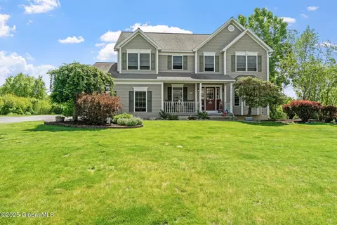 17 Jordan Ln, Glenville, NY 12302