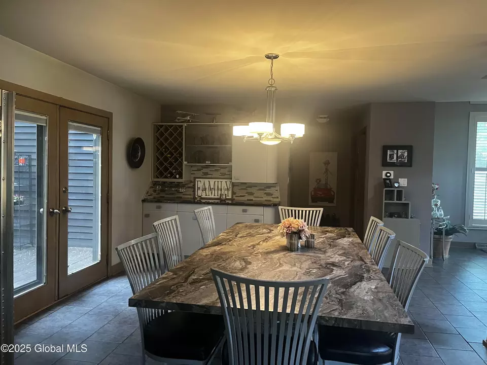 Dining - 27 Park Dr, Menands, NY 12204 photo 1 of 2