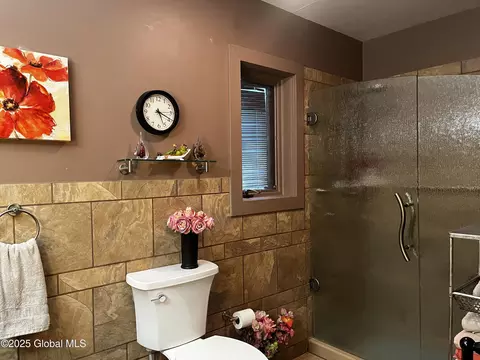 Bath - 27 Park Dr, Menands, NY 12204 photo 1 of 7