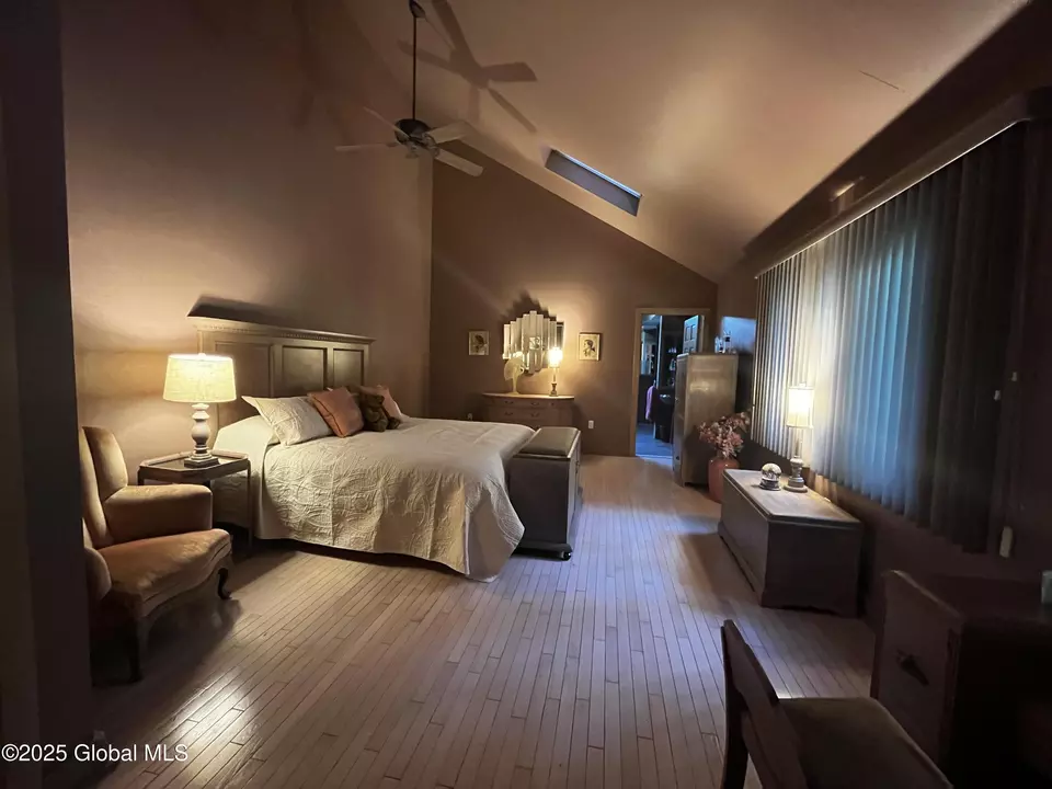 Bedroom - 27 Park Dr, Menands, NY 12204 photo 2 of 4