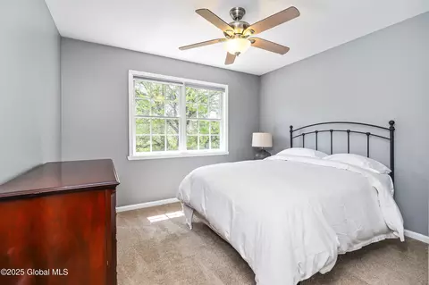 Bedroom - 10 Cygnet Cir, Slingerlands, NY 12159 photo 7 of 8