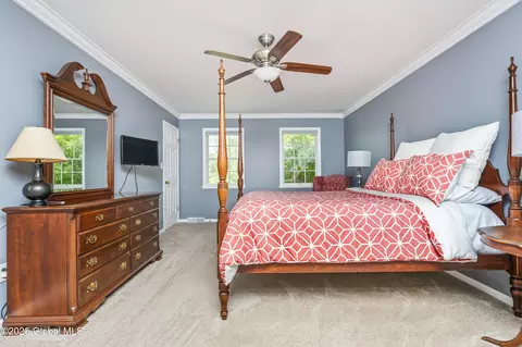 Bedroom - 10 Cygnet Cir, Slingerlands, NY 12159 photo 1 of 8