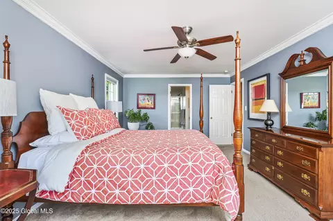 Bedroom - 10 Cygnet Cir, Slingerlands, NY 12159 photo 3 of 8