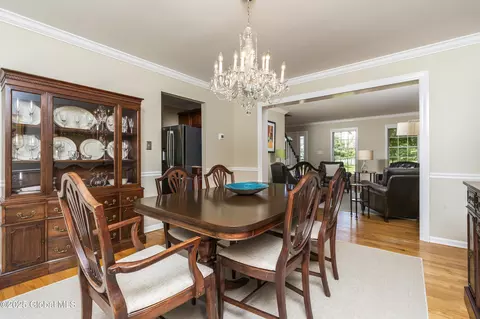 Dining - 10 Cygnet Cir, Slingerlands, NY 12159 photo 4 of 6