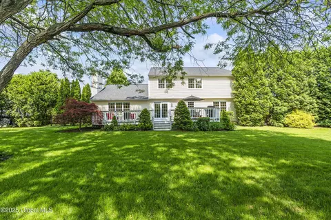 Exterior - 10 Cygnet Cir, Slingerlands, NY 12159 photo 10 of 10