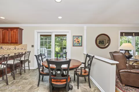 Dining - 10 Cygnet Cir, Slingerlands, NY 12159 photo 5 of 6