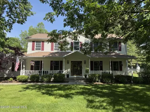 14 Edward Dr, West Sand Lake, NY 12196