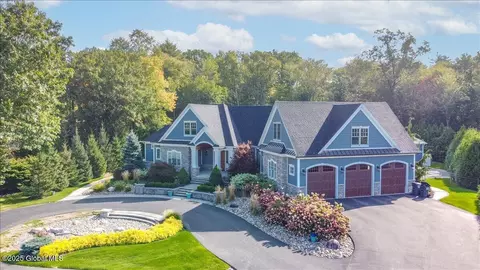 18 Rose Ter, Saratoga Springs, NY 12866