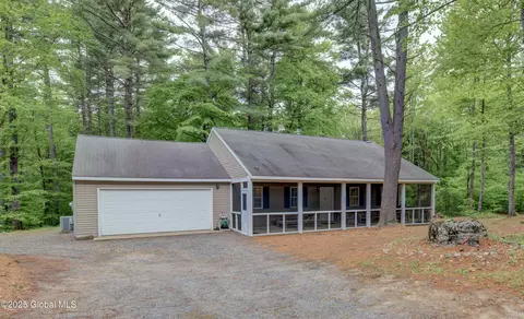 166 Drager Rd, Galway, NY 12074