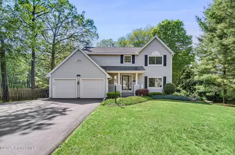 6006 Garden View Dr, Schenectady, NY 12303