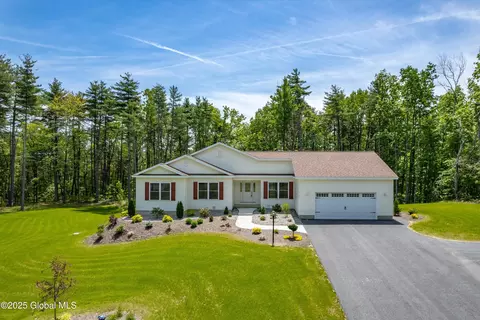 7 Mountainview Ter, Lake George, NY 12845