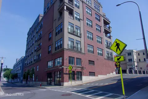 17 Chapel St #303, Albany, NY 12210