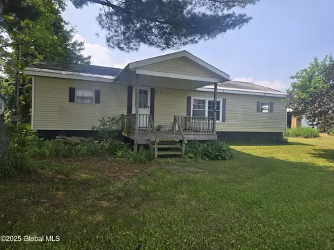 1056 Carlisle Rd, Canajoharie, NY 13317