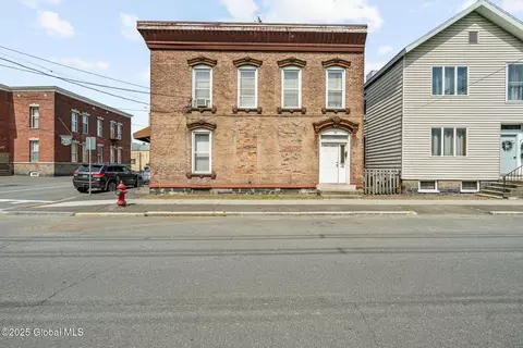 102 Hudson Ave, Green Island, NY 12183