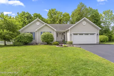 13 Coyote Ln, Troy, NY 12180