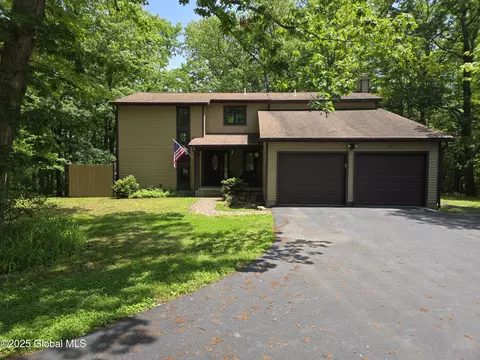 251 Vernon Rd, Glenville, NY 12302