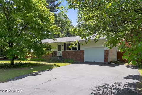 21 Fawn Dr, Ballston Spa, NY 12020