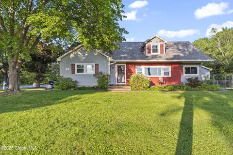 399 Closson Rd, Glenville, NY 12302
