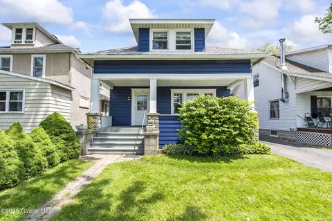 1250 Dean St, Niskayuna, NY 12309