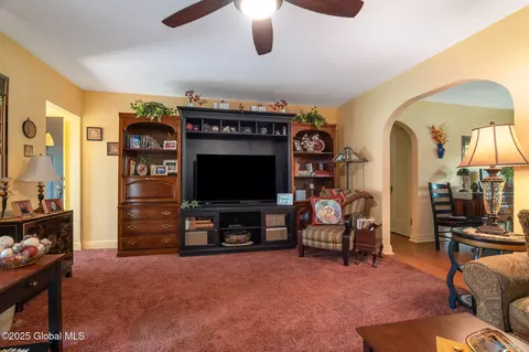 2016 Careleon Rd, Schenectady, NY 12303 photo 7