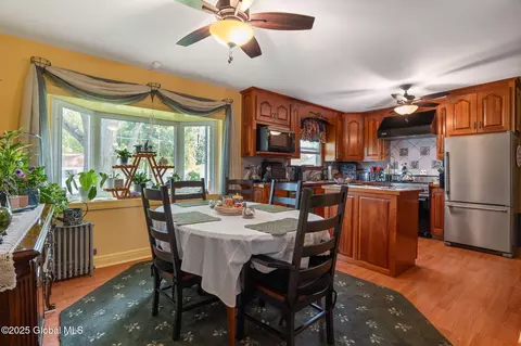2016 Careleon Rd, Schenectady, NY 12303 photo 8
