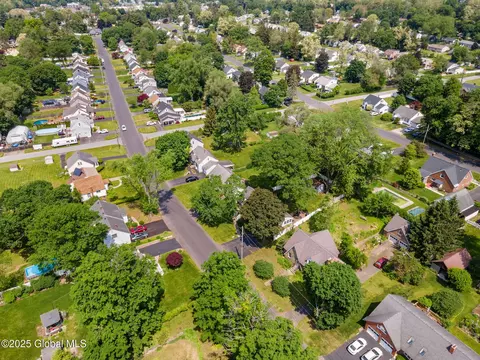 2016 Careleon Rd, Schenectady, NY 12303 photo 41