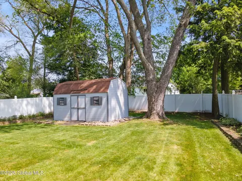 2016 Careleon Rd, Schenectady, NY 12303 photo 38
