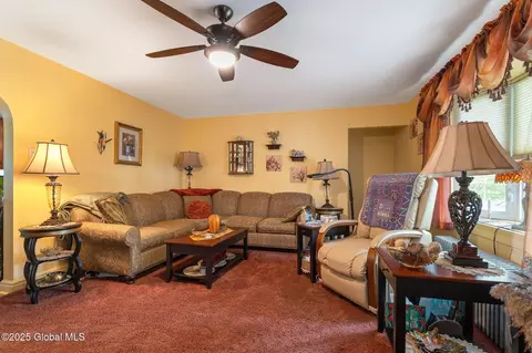 2016 Careleon Rd, Schenectady, NY 12303 photo 5