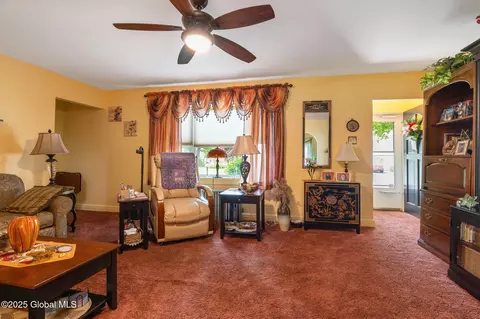 2016 Careleon Rd, Schenectady, NY 12303 photo 6