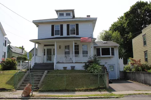 1544 4th St, Rensselaer, NY 12144