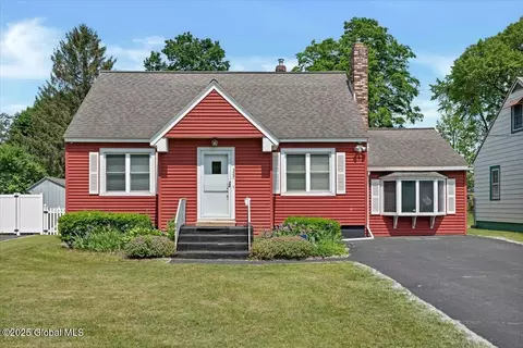 327 Sullivan Rd, Schenectady, NY 12304