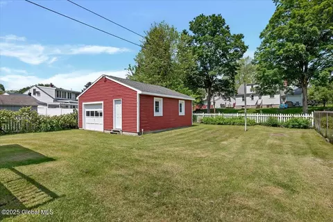 327 Sullivan Rd, Schenectady, NY 12304 photo 31